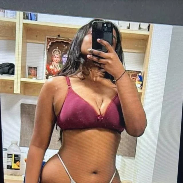 Follow Virla Bhabhi's xxx WhatsApp channel